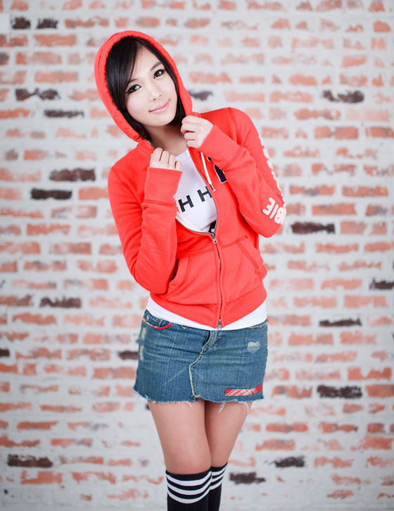 Model Kim In Ae in bright red hoodie and mini skirt » AsianCeleb
