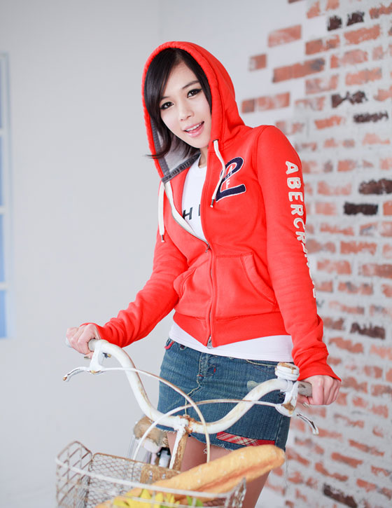 Model Kim In Ae in bright red hoodie and mini skirt » AsianCeleb