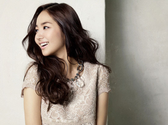 Park Min Young Compagna