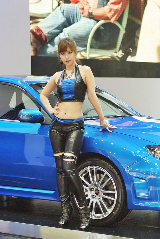 Model Song Jina at Seoul Motor Show 2011 » AsianCeleb