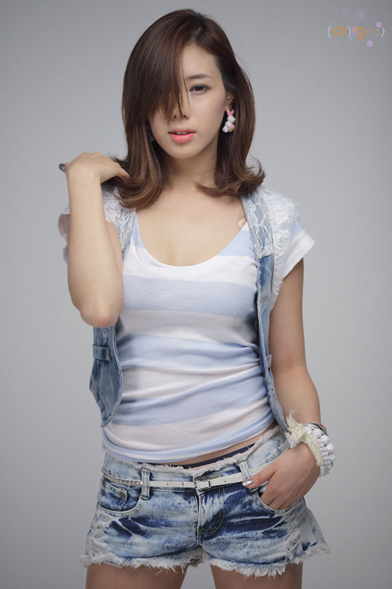 Casual model Kim Ha Yul