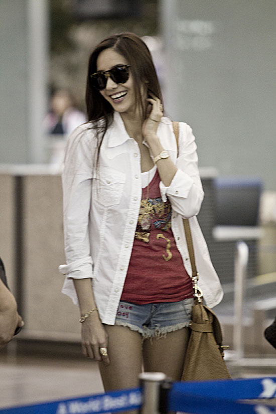 Han Chae Young airport fashion