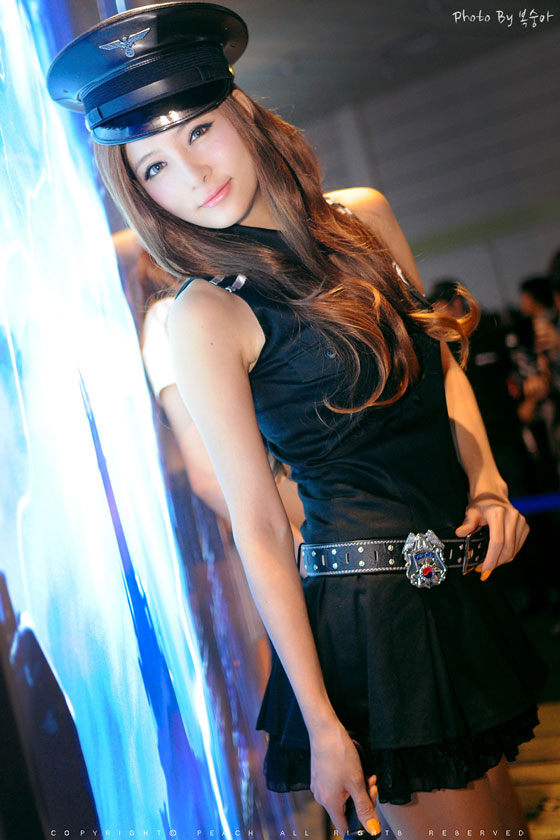 Model Jang Jung Eun at Dungeon & Fighter Festival 2011 » AsianCeleb