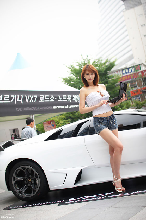 Kang Yui ASUS Lamborghini VX7 Roadshow