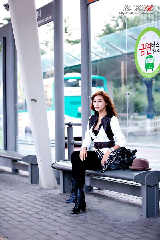 Kim Ha Yul Korean bus stop