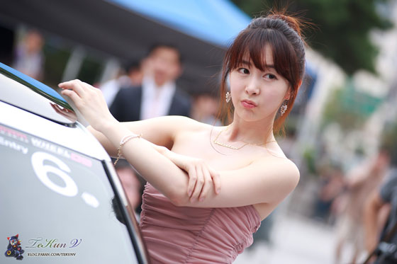 Lee Ga Na Hyundai Veloster roadshow