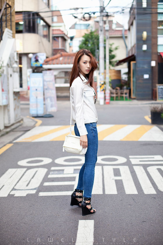 Korean model Lee Sung Hwa