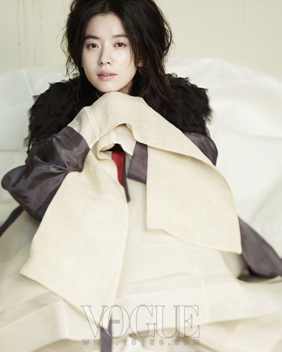 Han Hyo Joo Korean Vogue Magazine