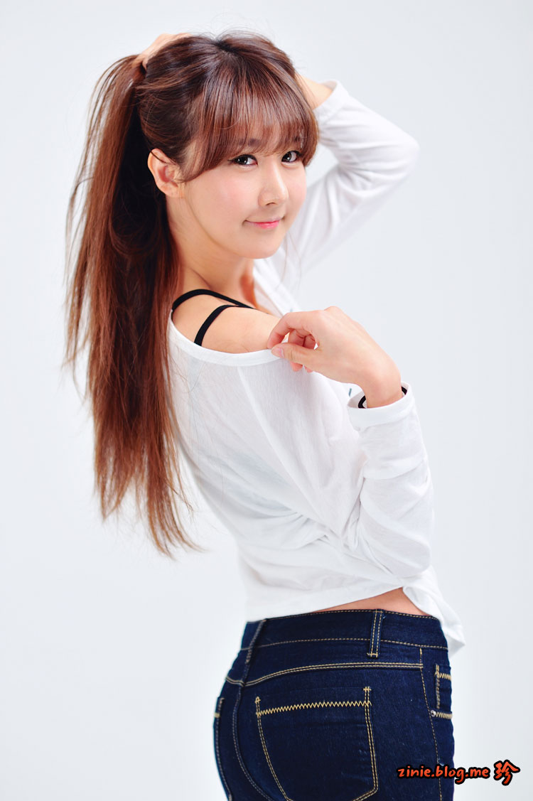 Korean model Park Hyun Sun jeans