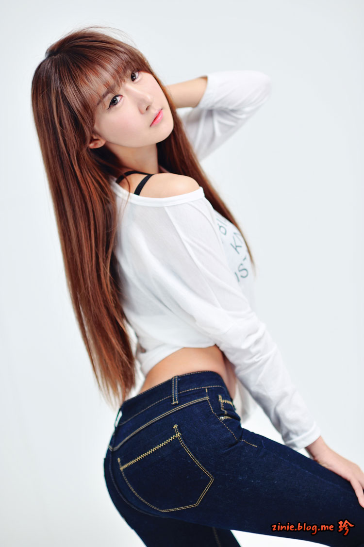 Korean model Park Hyun Sun jeans