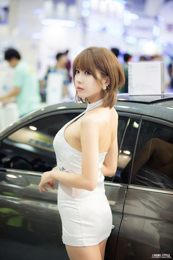 Heo Yun Mi Seoul Auto Salon 2013