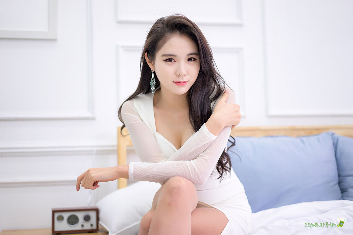 Min Yu Rin white dress studio
